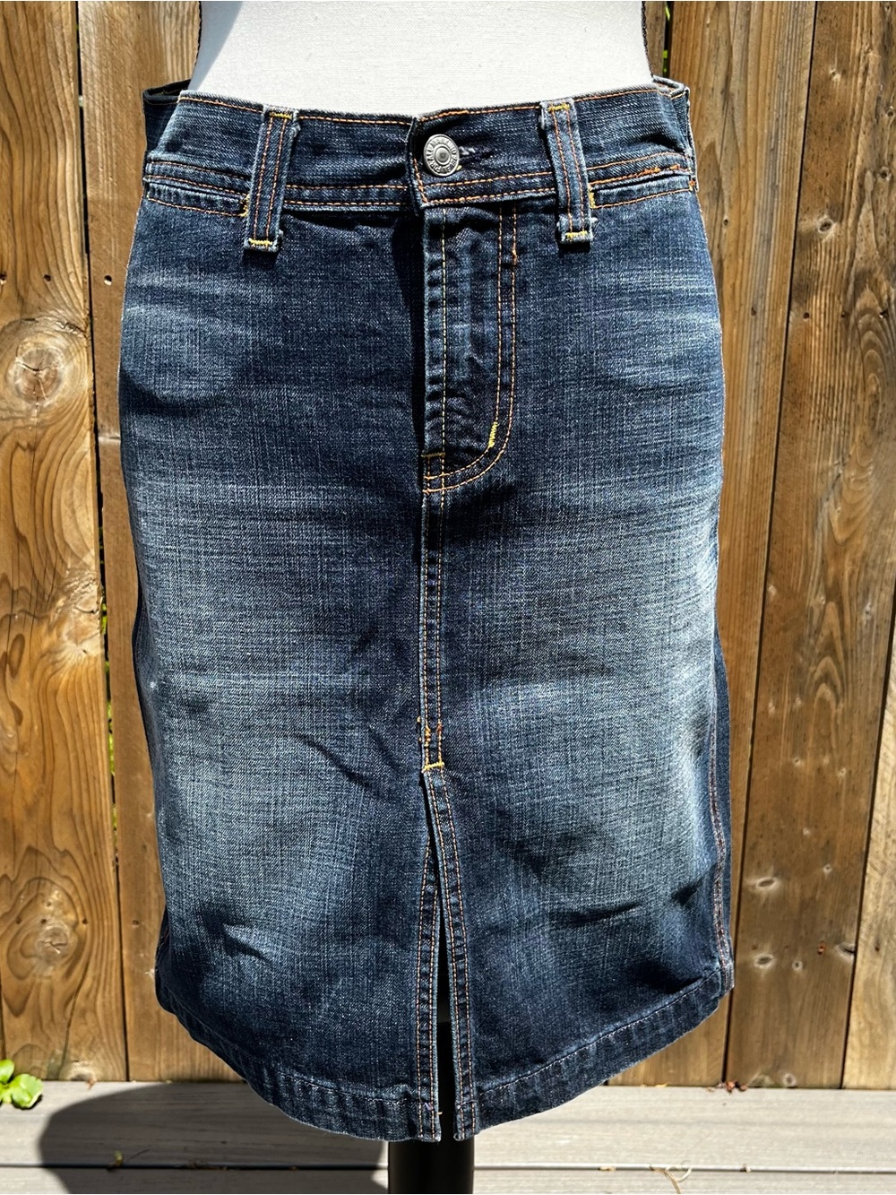 Vintage Y2K 7 for all mankind Classic Dark Wash Woman’s  Denim Skirt